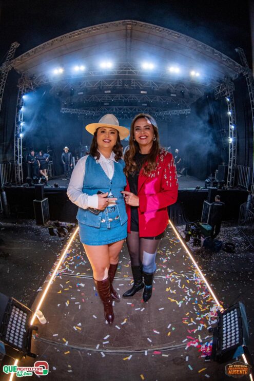 Michel Teló leva público ao delírio na terceira noite da 28ª Festa do Freigasparense Ausente 290