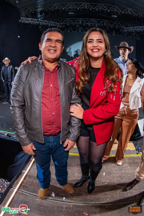 Michel Teló leva público ao delírio na terceira noite da 28ª Festa do Freigasparense Ausente 295