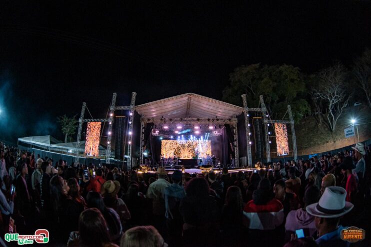 Michel Teló leva público ao delírio na terceira noite da 28ª Festa do Freigasparense Ausente 297