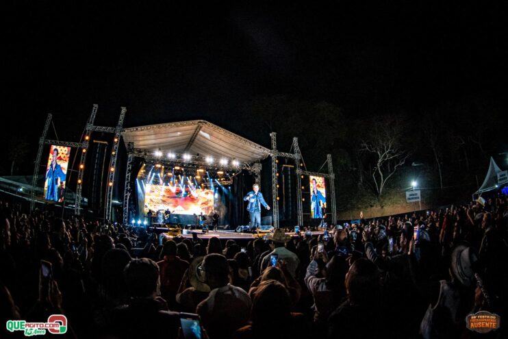 Michel Teló leva público ao delírio na terceira noite da 28ª Festa do Freigasparense Ausente 304