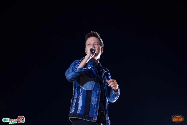 Michel Teló leva público ao delírio na terceira noite da 28ª Festa do Freigasparense Ausente 322