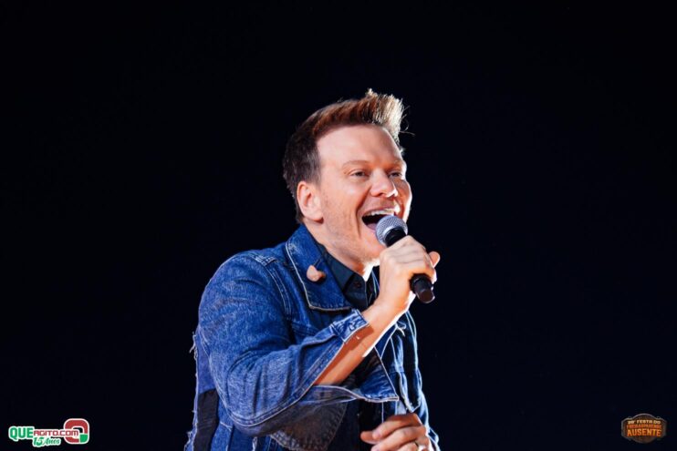 Michel Teló leva público ao delírio na terceira noite da 28ª Festa do Freigasparense Ausente 324