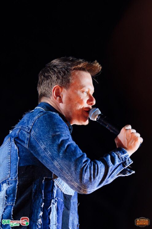 Michel Teló leva público ao delírio na terceira noite da 28ª Festa do Freigasparense Ausente 325