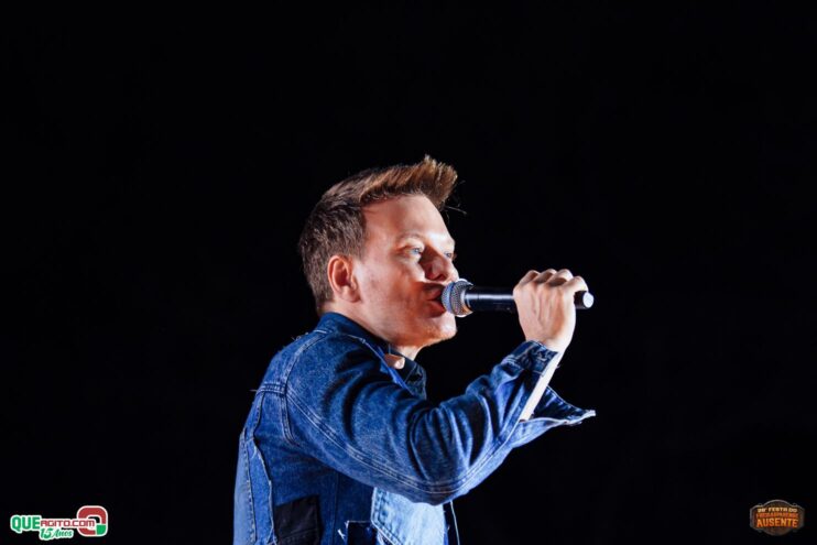 Michel Teló leva público ao delírio na terceira noite da 28ª Festa do Freigasparense Ausente 326