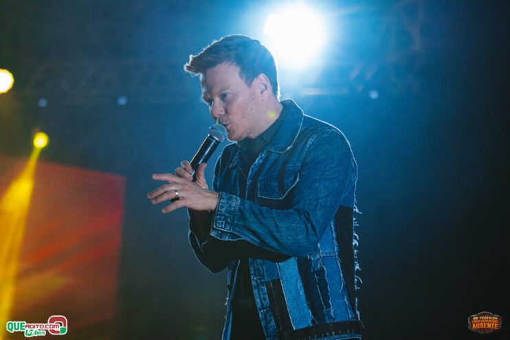 Michel Teló leva público ao delírio na terceira noite da 28ª Festa do Freigasparense Ausente 335