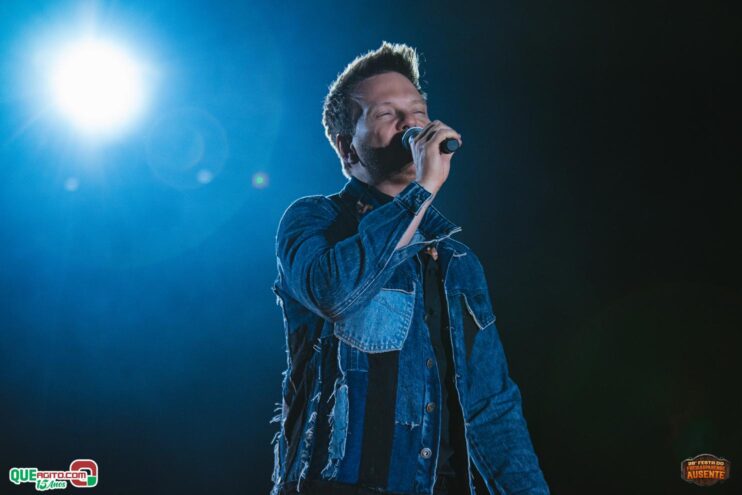 Michel Teló leva público ao delírio na terceira noite da 28ª Festa do Freigasparense Ausente 336