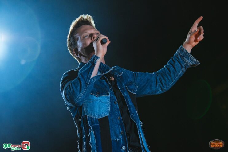 Michel Teló leva público ao delírio na terceira noite da 28ª Festa do Freigasparense Ausente 338