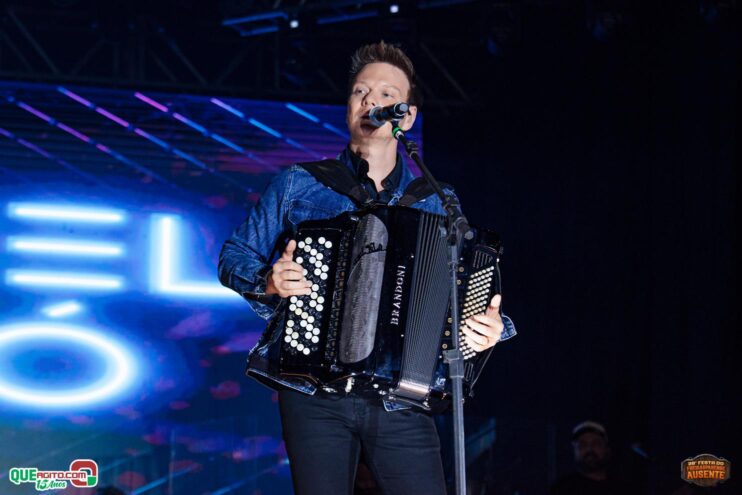 Michel Teló leva público ao delírio na terceira noite da 28ª Festa do Freigasparense Ausente 673