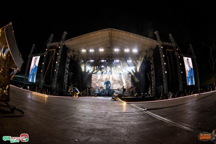 Michel Teló leva público ao delírio na terceira noite da 28ª Festa do Freigasparense Ausente 686