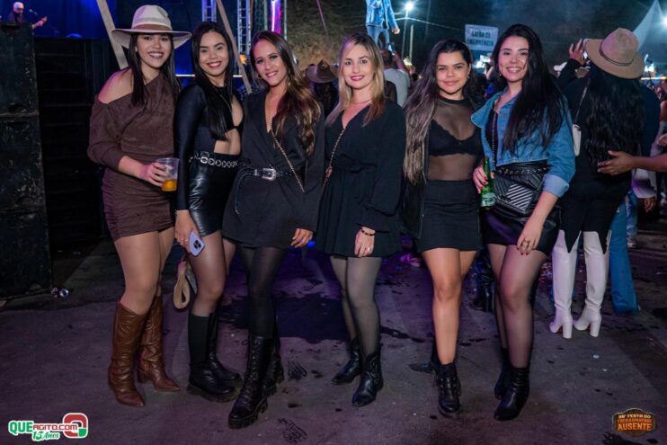 Michel Teló leva público ao delírio na terceira noite da 28ª Festa do Freigasparense Ausente 690