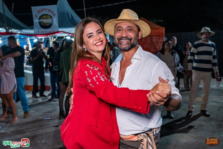 Michel Teló leva público ao delírio na terceira noite da 28ª Festa do Freigasparense Ausente 703