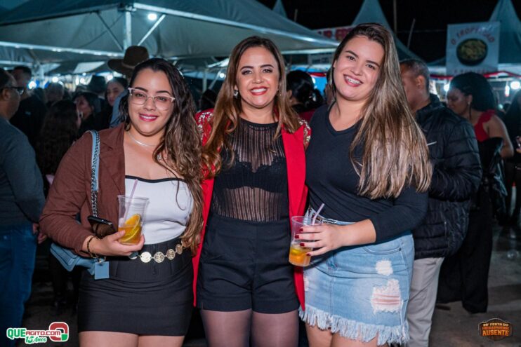 Michel Teló leva público ao delírio na terceira noite da 28ª Festa do Freigasparense Ausente 717