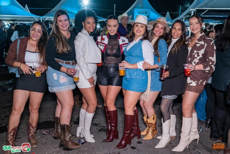 Michel Teló leva público ao delírio na terceira noite da 28ª Festa do Freigasparense Ausente 725