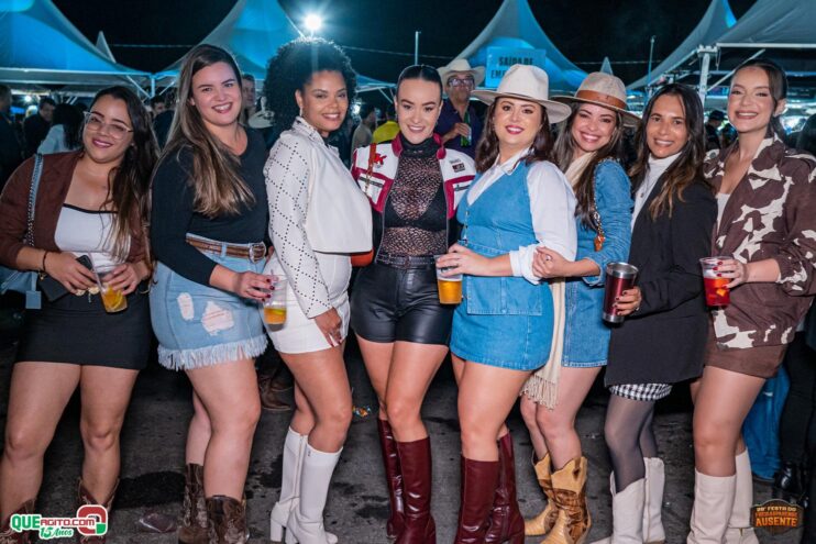 Michel Teló leva público ao delírio na terceira noite da 28ª Festa do Freigasparense Ausente 727