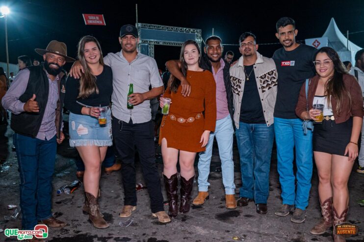 Michel Teló leva público ao delírio na terceira noite da 28ª Festa do Freigasparense Ausente 729