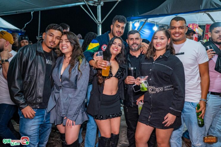 Michel Teló leva público ao delírio na terceira noite da 28ª Festa do Freigasparense Ausente 750