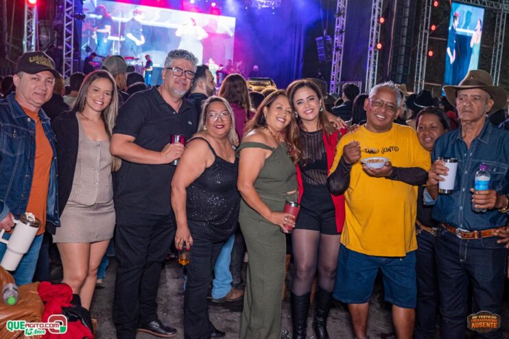 Michel Teló leva público ao delírio na terceira noite da 28ª Festa do Freigasparense Ausente 772