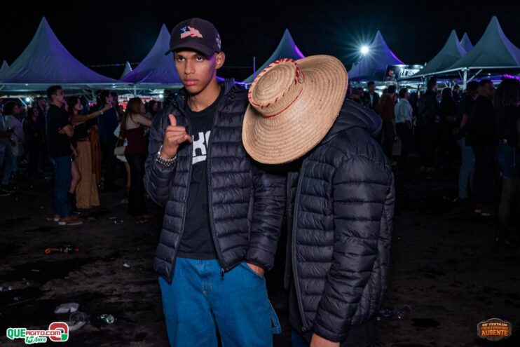 Michel Teló leva público ao delírio na terceira noite da 28ª Festa do Freigasparense Ausente 786