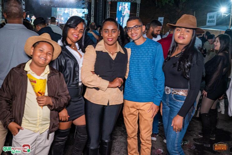 Michel Teló leva público ao delírio na terceira noite da 28ª Festa do Freigasparense Ausente 788