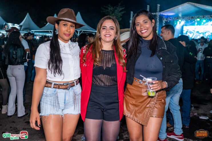 Michel Teló leva público ao delírio na terceira noite da 28ª Festa do Freigasparense Ausente 814