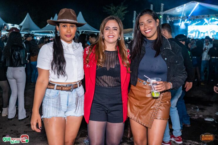 Michel Teló leva público ao delírio na terceira noite da 28ª Festa do Freigasparense Ausente 815