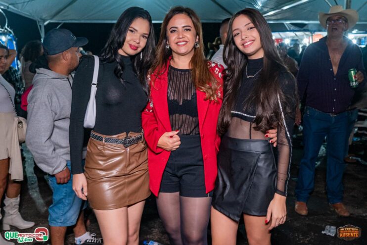 Michel Teló leva público ao delírio na terceira noite da 28ª Festa do Freigasparense Ausente 833