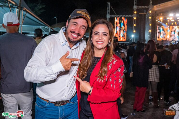 Michel Teló leva público ao delírio na terceira noite da 28ª Festa do Freigasparense Ausente 841