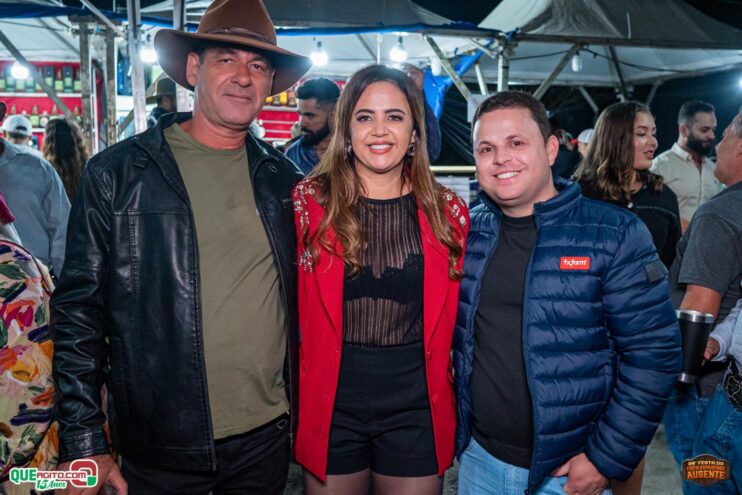 Michel Teló leva público ao delírio na terceira noite da 28ª Festa do Freigasparense Ausente 845