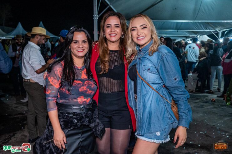 Michel Teló leva público ao delírio na terceira noite da 28ª Festa do Freigasparense Ausente 860