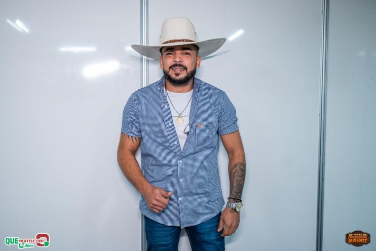 Michel Teló leva público ao delírio na terceira noite da 28ª Festa do Freigasparense Ausente 861