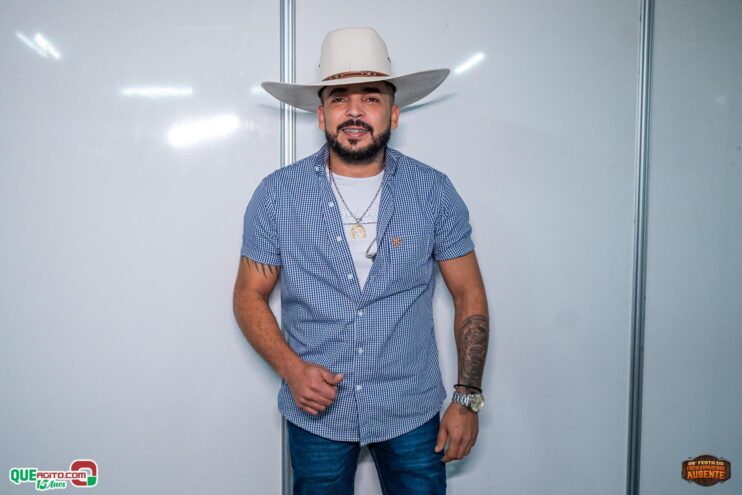 Michel Teló leva público ao delírio na terceira noite da 28ª Festa do Freigasparense Ausente 862