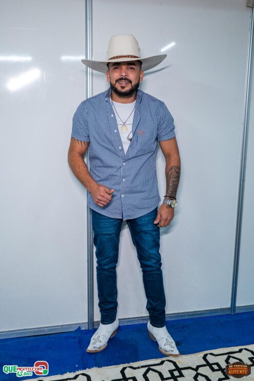 Michel Teló leva público ao delírio na terceira noite da 28ª Festa do Freigasparense Ausente 864