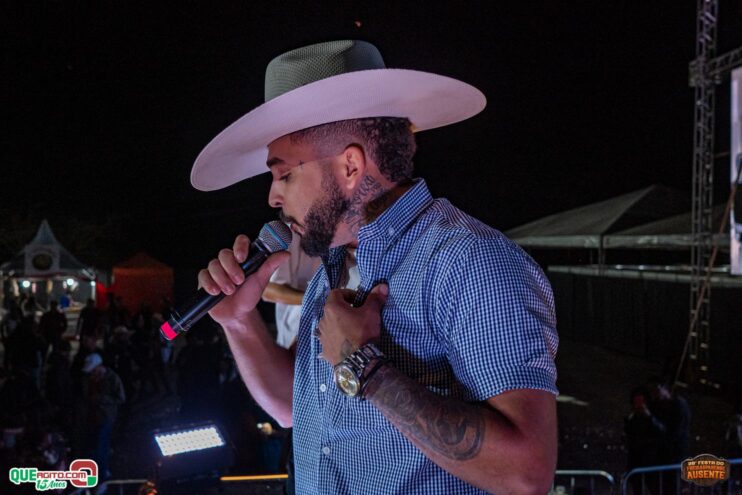 Michel Teló leva público ao delírio na terceira noite da 28ª Festa do Freigasparense Ausente 875