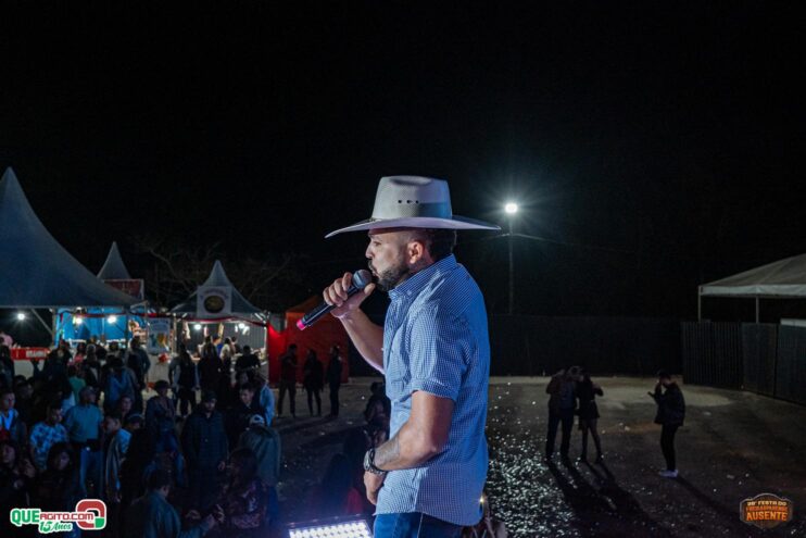 Michel Teló leva público ao delírio na terceira noite da 28ª Festa do Freigasparense Ausente 879
