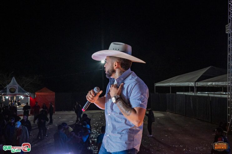 Michel Teló leva público ao delírio na terceira noite da 28ª Festa do Freigasparense Ausente 881