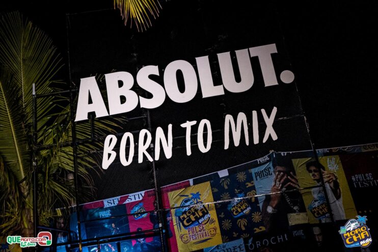 Morocha Invade em Porto Seguro contou com show marcante de MC Livinho 21