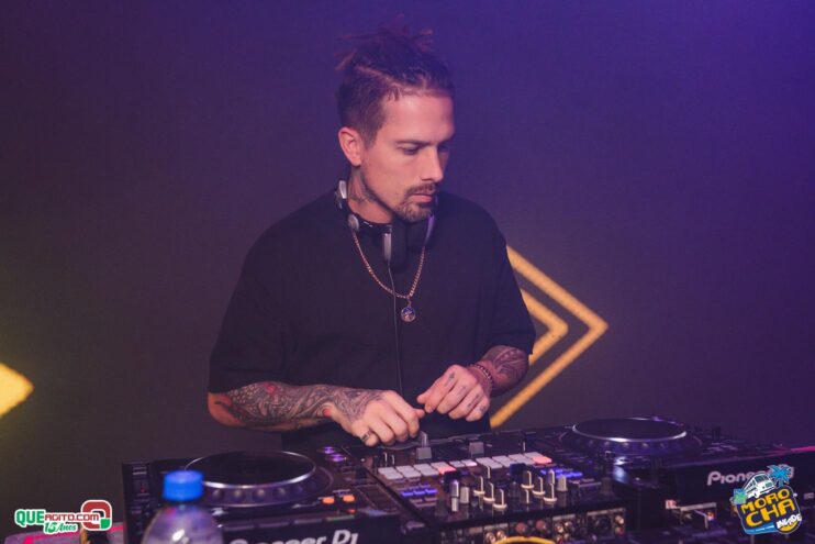 Morocha Invade em Porto Seguro contou com show marcante de MC Livinho 36