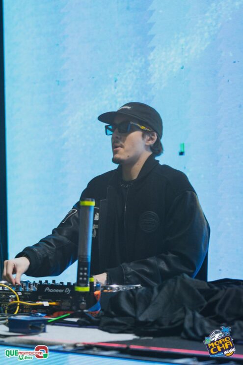 Morocha Invade em Porto Seguro contou com show marcante de MC Livinho 565