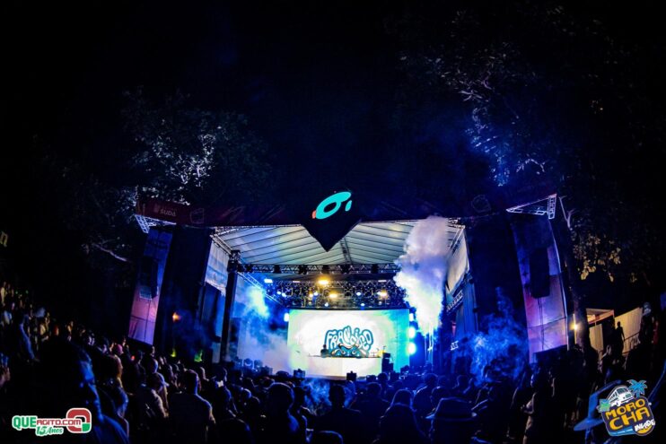 Morocha Invade em Porto Seguro contou com show marcante de MC Livinho 575