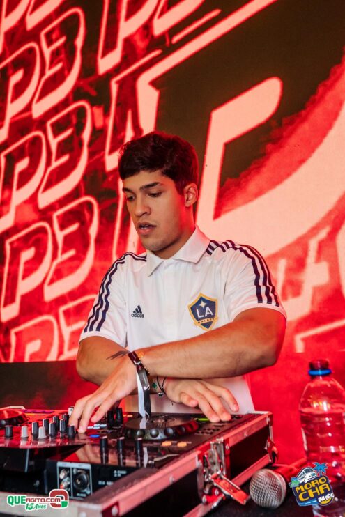 Morocha Invade em Porto Seguro contou com show marcante de MC Livinho 755