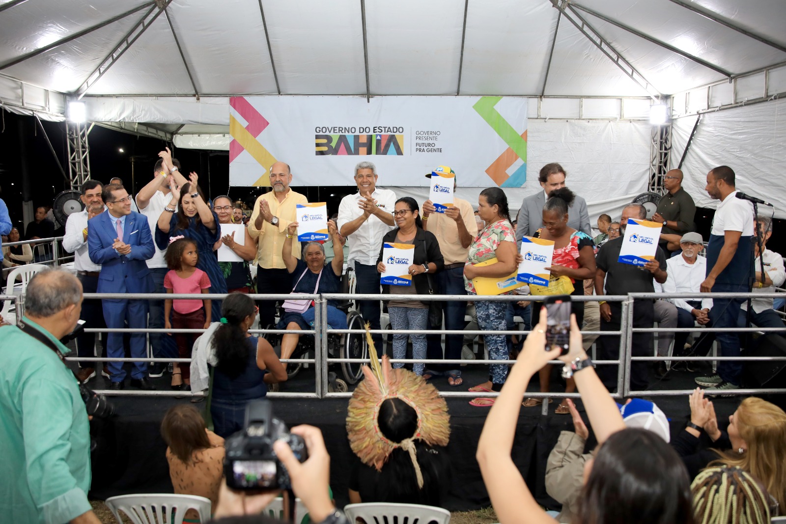 Eunápolis fortalece política habitacional com entrega de títulos da Reurb-S e construção de moradias do Minha Casa, Minha Vida 12