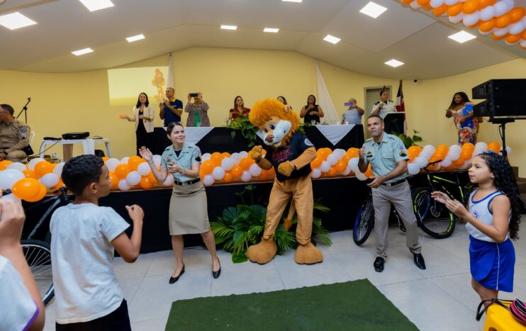 Proerd – forma 17 Educação e cidadania: Eunápolis forma mais de 300 alunos com o PROERD 18