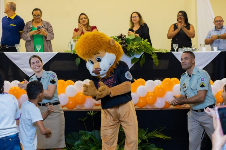 Proerd – forma 20 Educação e cidadania: Eunápolis forma mais de 300 alunos com o PROERD 16