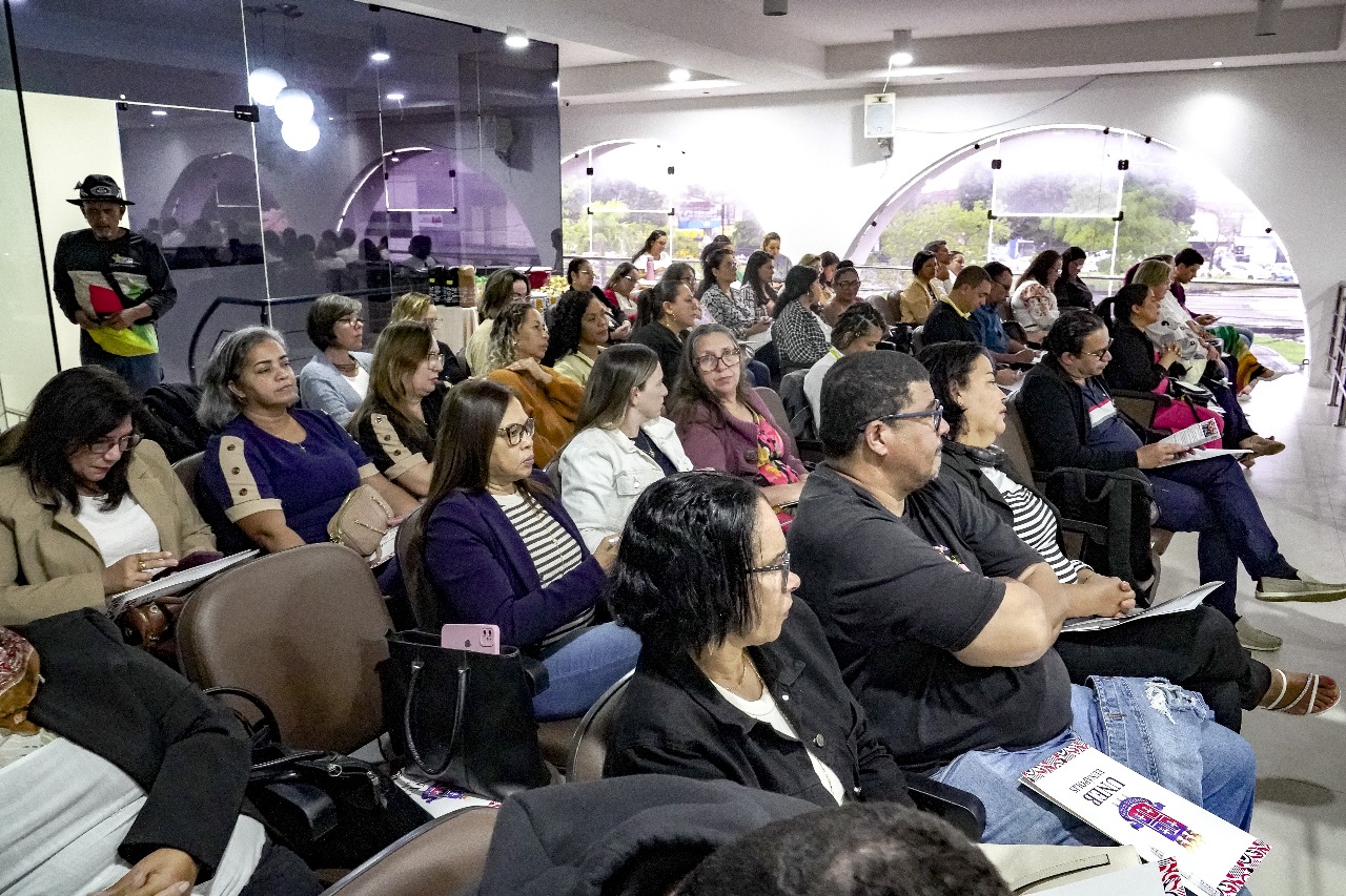 Porto Seguro lidera ações para fortalecer o Ensino de Jovens e Adultos na região 9