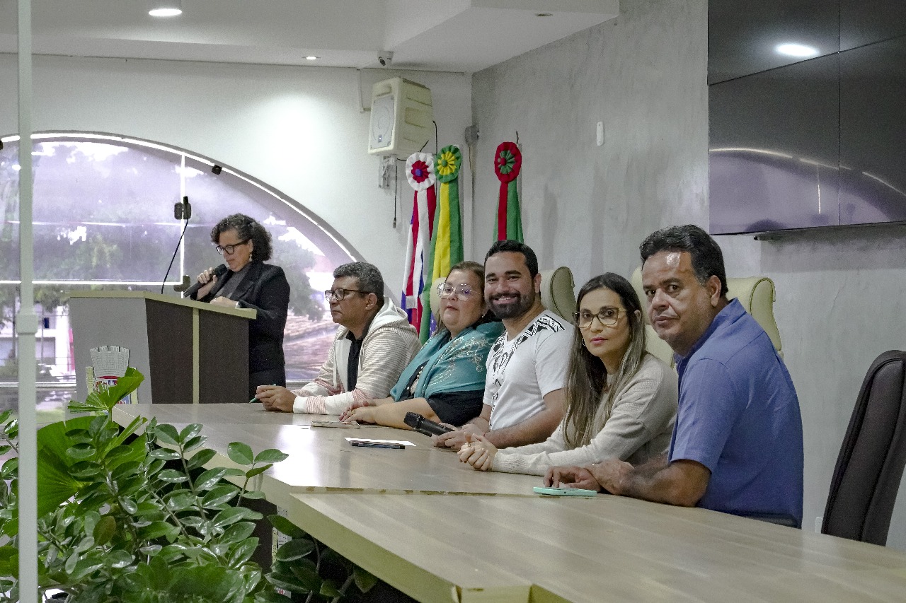 Porto Seguro lidera ações para fortalecer o Ensino de Jovens e Adultos na região 7