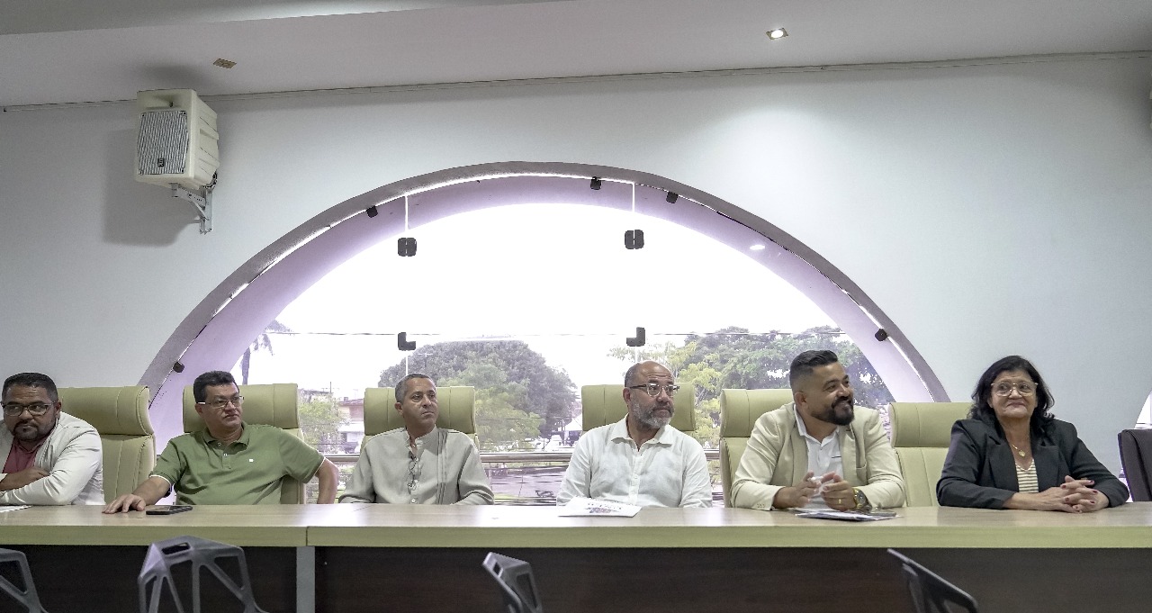 Porto Seguro lidera ações para fortalecer o Ensino de Jovens e Adultos na região 10