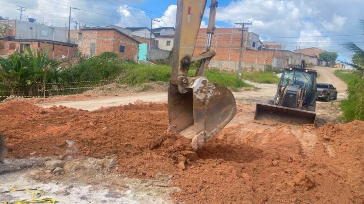 WhatsApp Image 2025-07-08 at 18.03.07 (2) Prefeitura de Eunápolis avança com obras de infraestrutura em diversos pontos da cidade 19