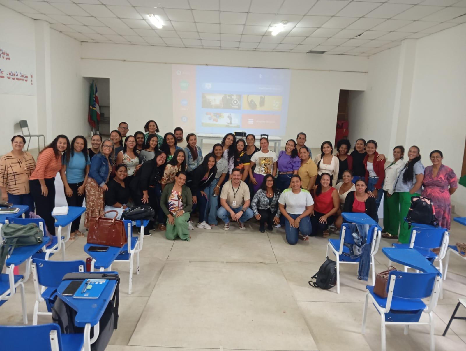 Cuidadores e auxiliares de classe participam de Circuito de Formação 19