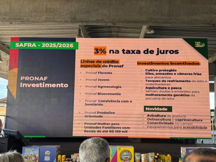 WhatsApp Image 2025-07-23 at 23.28.50 Eunápolis é contemplada com novos tratores em parceria com os governos Federal e Estadual 15