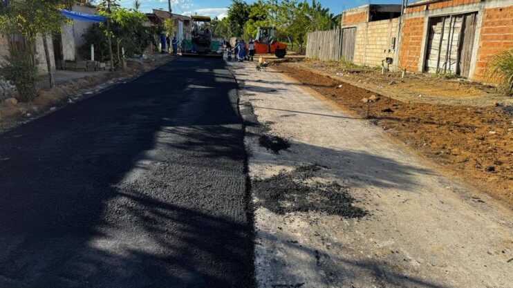 b4194ab0-3f84-4244-95be-c3ebb507319d Prefeitura de Eunápolis avança com frentes de pavimentação e obras de mobilidade em diversos bairros 19